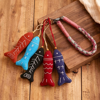 Breloque de sac brodée à la main en forme de poisson rouge, porte-clés poisson porte-bonheur en coton et lin pour sacs à dos, sacs à main, accessoire style bohème