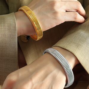 Bracelet en acier titane de style européen et américain, lignes circulaires géométriques, bijoux de mode pour femmes, style minimaliste élastique - Product Image 3