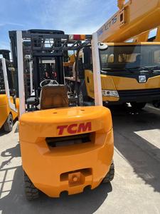 Chariot élévateur diesel TCM d'occasion à bas prix, 2,5 tonnes, haute qualité, 3 mètres, personnalisable avec vérin. - Product Image 4