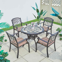 Mobilier d'extérieur, table et chaise en fonte d'aluminium, combinaison villa, balcon ouvert, table à thé, jardin, cour, carrelage