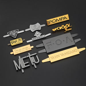 Sac d'accessoires pour vêtements Hijab gravé en or Abaya Écharpe Chaussures Logo de marque personnalisé Étiquette de marque en métal pour vêtements Vêtements - Product Image 3