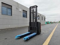 Chariot à palettes manuel à moteur DC CDDW, capacité 2500 kg, hauteur de levage 3000 mm, tout-terrain, avec siège, pour restaurant, usine