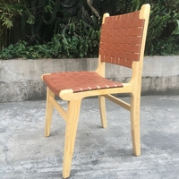 Chaises de salle à manger empilables en teck massif de style nordique avec sièges en cuir tressé, adaptées aux cafés, restaurants et hôtels