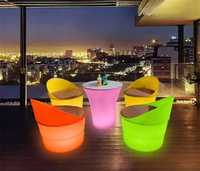 Table de salle à manger moderne en plastique lumineux à LED avec 4 chaises, mobilier de jardin extérieur étanche pour patio, centre commercial, chaise longue de plage