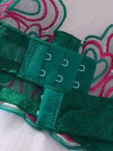 Conjunto de Lencería de Dos Piezas con Transparencias y Bordado Floral, Estilo Europeo, para Mujer - Product Image 6