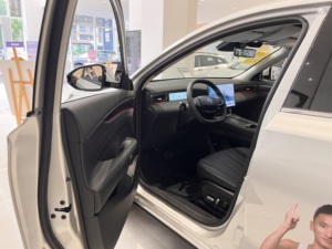 รถยนต์ไฟฟ้าโดยสาร ดองเฟิง เอโอลัส L8 รุ่น 185KM Ideal Edition ปี 2025 แบบ 5 ที่นั่ง ระบบปลั๊กอินไฮบริด แบตเตอรี่ลิเธียม 30.3 กิโลวัตต์ชั่วโมง - Product Image 6