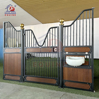 Porte coulissante en bois sur mesure pour écurie de chevaux, box d'écurie équestre pour ferme et club d'équitation