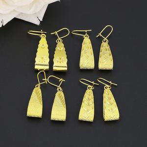 Boucles d'oreilles pendantes géométriques plaquées or 24 carats JXX Fashion, vente en gros personnalisée, laiton de haute qualité, charme vintage classique, unisexe - Product Image 1