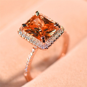 Anello Geometrico Quadrato per Donne, Gioiello Elegante e di Lusso per le Dita - Product Image 6