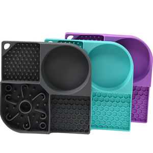 Comedero Lento para Perros de Silicona de Grado Alimenticio, Ecológico e Impermeable, Cuadrado, Multifuncional, con Succión para Uso en Exteriores - Product Image 3