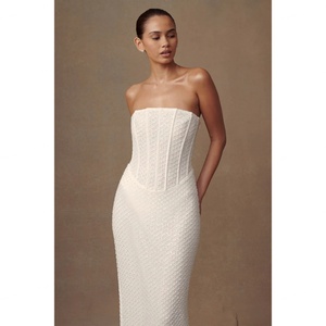 Nuevo Vestido Largo Casual con Diseño sin Tirantes, Escote Bardot, Color de Moda, Satinado, con Escote Cruzado y Falda Escalonada - Product Image 2