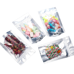 Sachets Doypack en Mylar argenté PET/CPP pour chewing-gum et aliments pour animaux de compagnie, personnalisables et refermables avec fermeture Ziplock - Product Image 1