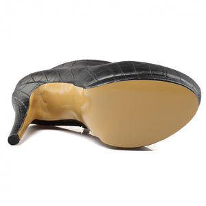 Botines cortos <span class=keywords><strong>de</strong></span> tacón alto con <span class=keywords><strong>plataforma</strong></span> <span class=keywords><strong>de</strong></span> fiesta <span class=keywords><strong>de</strong></span> invierno negro <span class=keywords><strong>de</strong></span> estilo americano europeo, Exportación <span class=keywords><strong>de</strong></span> aumento <span class=keywords><strong>de</strong></span> altura <span class=keywords><strong>de</strong></span> punta redonda <span class=keywords><strong>de</strong></span> gran tamaño - Product Image 4