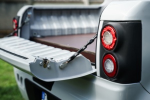 Epic0 Vehículo Eléctrico Compacto para Adultos, Nueva Energía, Multiusos, Autonomía de 175 Km, Batería de Litio, Volante a la Izquierda, Cámara Trasera, Cuero - Product Image 3