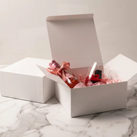 Boîte cadeau carrée blanche en carton ondulé avec couvercle, doublée d'éponge, facile à assembler, 8 pouces, biodégradable, robuste, pour faveurs de mariage