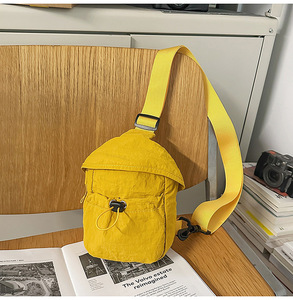 Sac de Poitrine Unisexe Tendance et Imperméable pour le Quotidien, Porte-Monnaie et Sacoche Téléphone – Idéal pour le Sport et les Loisirs – Nouvelle Collection en Promotion - Product Image 1