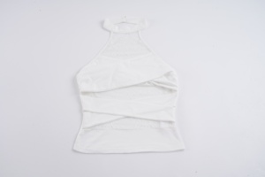 เสื้อกล้ามสำหรับผู้หญิงเสื้อท่อนบนคอวีระบายอากาศลูกไม้ถักแบบไขว้ด้านหน้าเสื้อกั๊กสีทึบ - Product Image 2