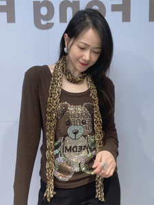 เสื้อเชิ้ตแขนยาวคอกลมสำหรับผู้หญิงสำหรับฤดูหนาว ดีไซน์แบบผ้าพันคอ ประดับด้วยคริสตัลคุณภาพสูง ผ้าฝ้ายริบบิ้น ทรงเข้ารูป - Product Image 5