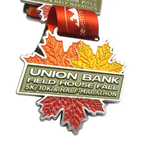 Wholesale Maple Leaf Challenge Medals Custom Sport Medallion Custom Trail Marathon Medal Sports Custom Medals