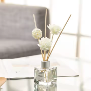 Diffusore di Fragranza Floreale Liquido Ecologico Non Tossico Senza Fiamma in Contenitore di Vetro con Bastoncini per Casa e Ufficio - Product Image 6