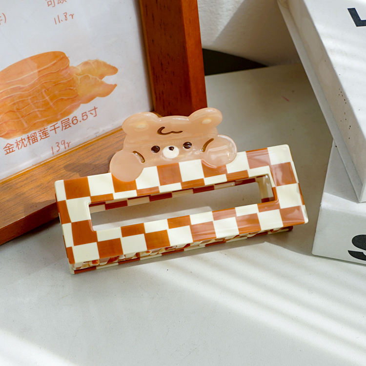 สีน้ำตาล