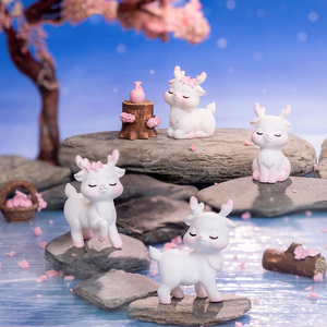 ตุ๊กตากวางตัวการ์ตูนจิ๋วสำหรับตกแต่งรถยนต์และของตกแต่งภายในทำจากยางเรซินแบบทำมือตกแต่งภูมิทัศน์สวนนางฟ้าและท็อปเปอร์เค้ก - Product Image 1