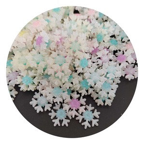 100 Pezzi <span class=keywords><strong>di</strong></span> Fiocchi <span class=keywords><strong>di</strong></span> <span class=keywords><strong>Neve</strong></span> Natalizi in Resina a Fondo Piatto, Colori Misti, Miniature Decorative per Scrapbooking e Fai-da-Te - Product Image 4