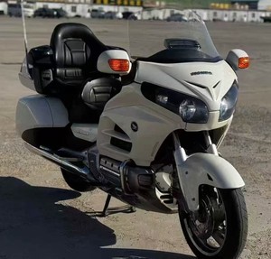 Honda Gold Wing 1800cc <span class=keywords><strong>Moto</strong></span> Touring per Lunghi Viaggi, Ideale per Coppie e Piloti Esperti, con Guida Fluida - Product Image 1