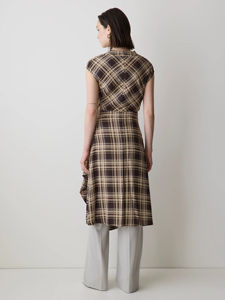 กระโปรงลำลองลายสก๊อตสีน้ำตาลแบบไม่มีแขน ชุดเดรสผู้หญิงความยาวปานกลาง ผูกเอว ชายกระโปรงไม่สมมาตร - Product Image 3