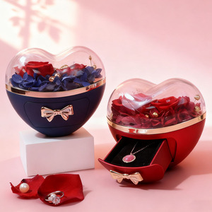 Scatola di Gioielli a Forma di Cuore con Rose Eterne, Fiori Veri Conservati e Vassoio per Anello di Fidanzamento, Regalo Romantico per Lei (Vendita all'Ingrosso) - Product Image 1