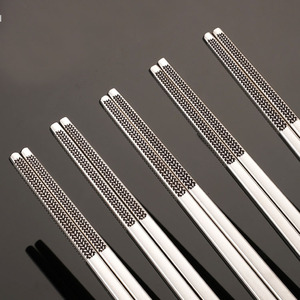 Ensemble de baguettes en acier inoxydable 316L, 5 paires, antidérapantes, isolées thermiquement, durables pour un usage domestique, ustensiles de couverts de couleur unie - Product Image 3