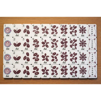 All Things Cozy Wind and Wall Collective Ensemble de Mahjong Américain 160 tuiles Grains de café Livre Hibou Bougie Vase Fauteuil en forme de haricot
