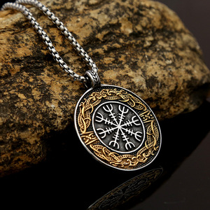 Yunnique – collier avec pendentif flocon de neige en acier inoxydable pour hommes, bijoux cadeau à la mode, design rond avec breloque - Product Image 2