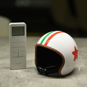 Piccolo animale domestico gatto e cane mezza faccia orso casco giocattolo Mini ABS materiale moto modello per i proprietari di cani e gatti - Product Image 5