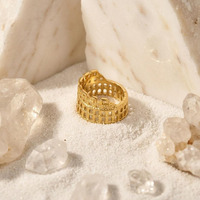 18K PVD Vergoldeter Edelstahl Kolosseum Ring Vintage Römische Arena Architektur Hohlring Breiter Bandring Modeschmuck Geschenk
