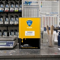 Durcisseur de vernis transparent 2K HS MS à séchage rapide, anti-jaunissement, résistant aux UV, agent de durcissement pour peinture automobile, prix usine OEM