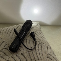 Lampe torche manuelle étanche KT-1321 pour patrouille nocturne en banlieue, camping, ferme, promenade des animaux de compagnie et autres activités