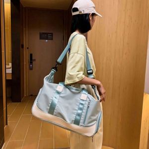 Sac de voyage au design moderne, sac de sport populaire pour femmes, sac de sport personnalisé avec compartiment à chaussures - Product Image 6