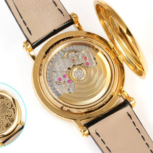 Montre mécanique de style vintage personnalisée de 5e qualité, élégante et polyvalente, avec cadran blanc, calendrier et lunette plaquée or 18 carats - Product Image 3