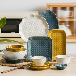 Bols et assiettes en <span class=keywords><strong>porcelaine</strong></span> de style européen Vaisselle en céramique <span class=keywords><strong>à</strong></span> relief vintage Bol <span class=keywords><strong>à</strong></span> salade Assiette <span class=keywords><strong>à</strong></span> dîner en céramique Vaisselle - Product Image 1
