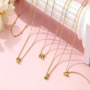 Collar con Colgante de Letra Inicial Hipoalergénico, Chapado en Oro de 18K, Resistente al Agua, con Caja de Regalo en Forma de Rosa, Juego de Joyería para San Valentín 2026 - Product Image 4
