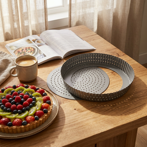 Moule à tarte perforé rond de 28 cm en acier au carbone durable, antiadhésif, pour pizza et pâtisserie - Product Image 1