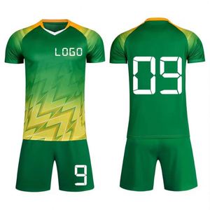 เสื้อฟุตบอลขายส่งสำหรับผู้ใหญ่ เสื้อฟุตบอลสั่งทำชื่อและโลโก้ ระบายอากาศได้ดี คอวี แขนสั้น แห้งเร็ว สำหรับทุกเพศ ป้องกันแบคทีเรีย - Product Image 3