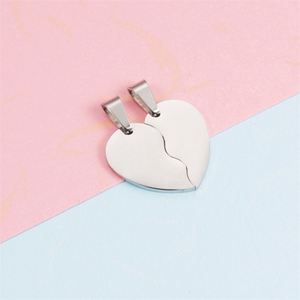 Collier en acier inoxydable avec pendentifs en forme de cœur brisé personnalisés en gros pour les couples - Product Image 6