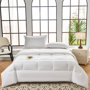 Fornitore di Piumoni per Hotel, Produttore di Trapunte Personalizzate per Quattro Stagioni in Tessuto di Poliestere con Imbottitura e Rivestimento - Product Image 1