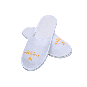 Özel 5 yıldız ucuz lüks yumuşak kapalı ayak yıkanabilir beyaz mercan polar Unisex misafir odası tek kullanımlık tüm mevsim otel terlikleri - Product Image 6