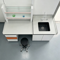 Meuble de laboratoire : Table d'appoint non entièrement fermée pour plateforme expérimentale avec compartiments ouverts et rangement à portes partielles