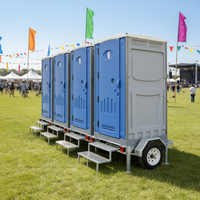 Remorque WC portable moderne et écologique en plastique, au design durable, pour parcs et ateliers – Solution de toilettes publiques