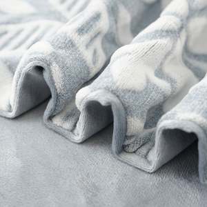 Couverture en polaire pour canapé, couvertures super douces et confortables toutes saisons, motif de feuilles, peluche floue légère, bleu - Product Image 6