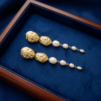 Anting-anting Mutiara Baroque Panjang Sedang Aimgal Abad Pertengahan: Peniti Telinga Perak 925, Perhiasan untuk Liburan & Pesta yang Menawan